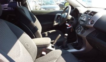 Toyota RAV 4 2.2 D-CAT Sol full