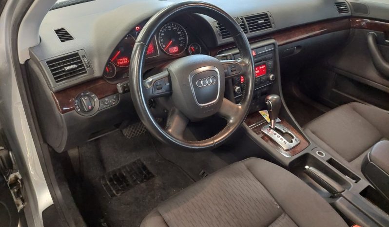 Audi A4 2.0 TDI Attraction full