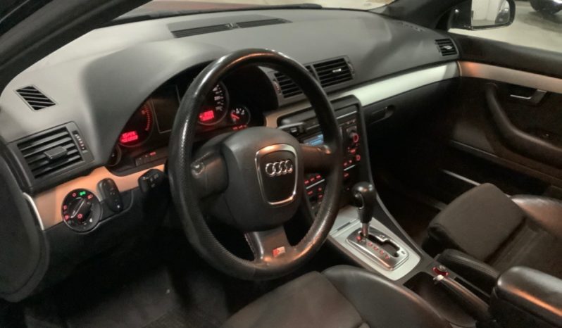 Audi A4 2.0 TDI full