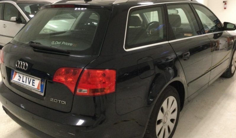 Audi A4 2.0 TDI full