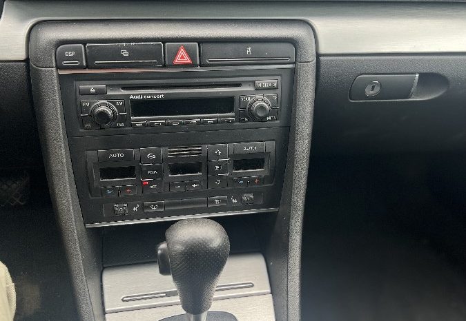 Audi A4 2.5 V6 TDI full