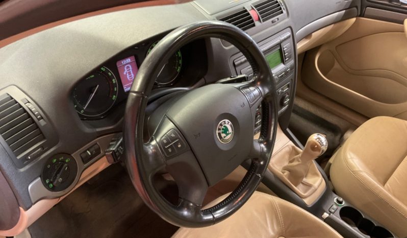 Skoda Octavia 2.0 TDI Elegance full