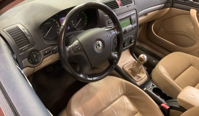 Skoda Octavia 2.0 TDI Elegance full