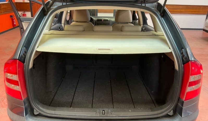 Skoda Octavia 2.0 TDI Elegance full