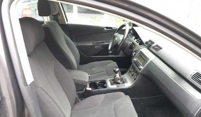 Volkswagen Passat B6 2.0 TDI Comfortline full