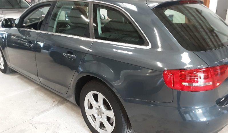 Audi A4 2.0 TDI Attraction full
