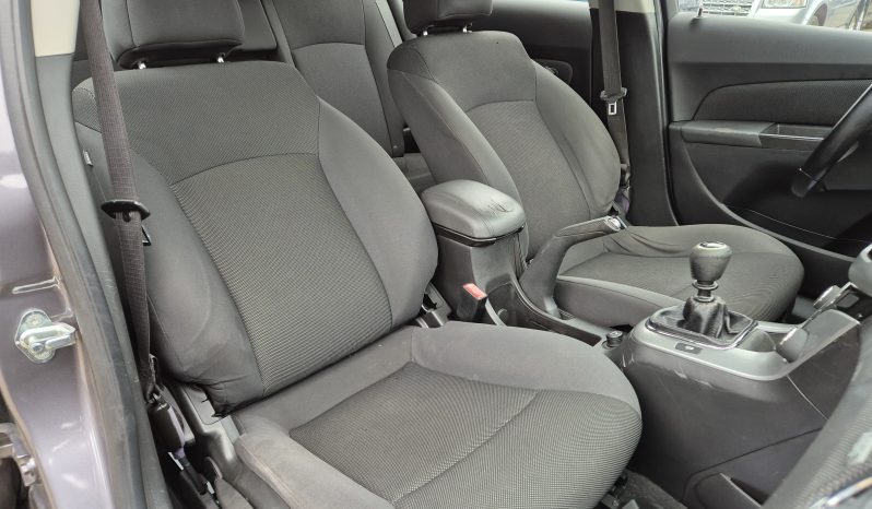 Chevrolet Cruze 1.6 LT