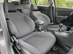 Chevrolet Cruze 1.6 LT full