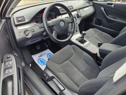 Volkswagen Passat B6 1.9 TDI BlueMotion full