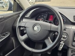 Volkswagen Passat B6 1.9 TDI BlueMotion full
