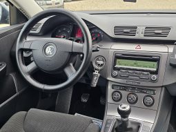 Volkswagen Passat B6 1.9 TDI BlueMotion full