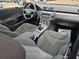 Volkswagen Passat B6 1.9 TDI BlueMotion full