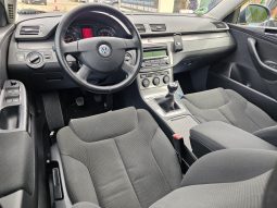 Volkswagen Passat B6 1.9 TDI BlueMotion full
