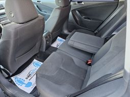 Volkswagen Passat B6 1.6 TDI full
