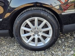 Volkswagen Passat B6 1.6 TDI full