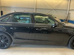 Audi A4 2.0 TDI Attraction full