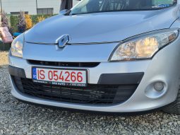 Renault Megane 1.9 dCi Dynamique full