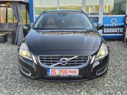 Volvo V60 2.0 D3 Summum full