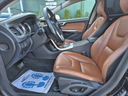 Volvo V60 2.0 D3 Summum full