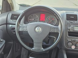 Volkswagen Golf V 2.0 TDI full