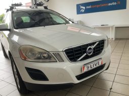 Volvo XC60 2.4 D4 Momentum AWD full