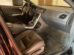 Volvo V60 2.0 D4 Summum full