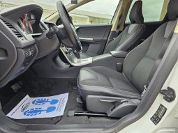 Volvo XC60 2.4 D4 Momentum AWD full
