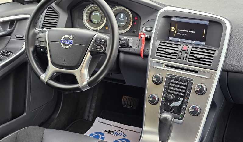 Volvo XC60 2.4 D4 Momentum AWD