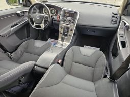 Volvo XC60 2.4 D4 Momentum AWD full