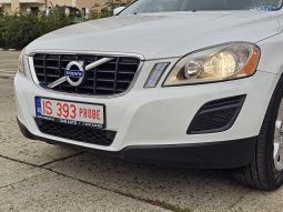 Volvo XC60 2.4 D4 Momentum AWD full
