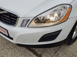 Volvo XC60 2.4 D4 Momentum AWD full
