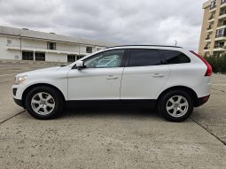Volvo XC60 2.4 D4 Momentum AWD full
