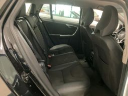 Volvo V60 2.0 D4 Momentum full