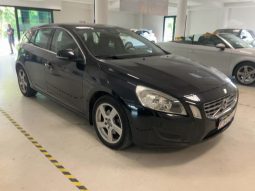 Volvo V60 2.0 D4 Momentum full