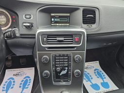 Volvo V60 2.0 D4 Momentum full