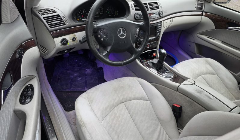 Mercedes Benz E240 S211