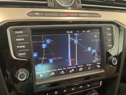 Volkswagen Passat 2.0 TDI Executive BluMotionTech full