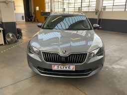 Skoda Superb 2.0 TDI Style full